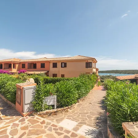 F4 - F2- Baia De Bahas By Interhome *